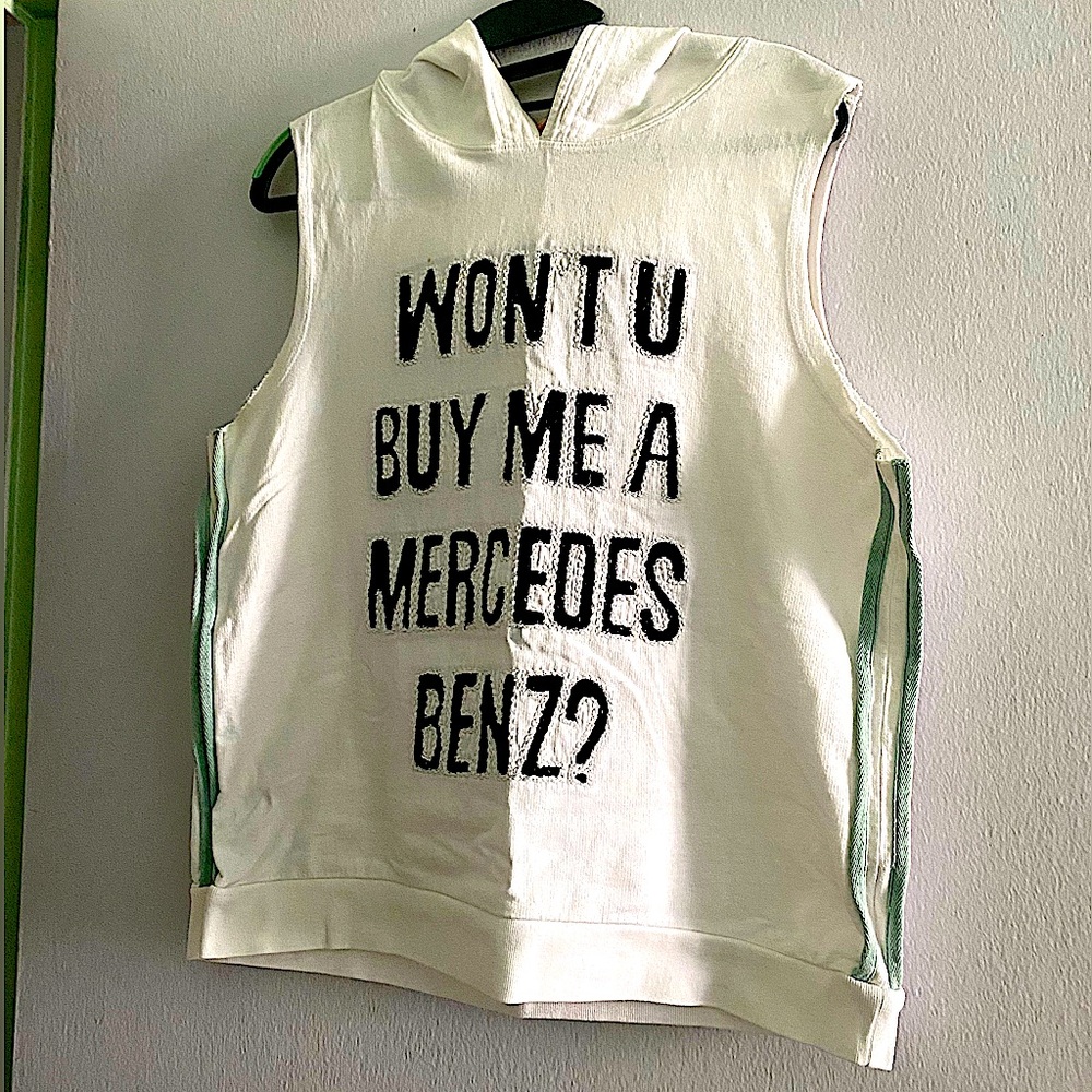 VINTAGE 100% COTTON, CUT OF SLEEVES HOODIE WITH SHINY BIDS LETTERING, SIZE L